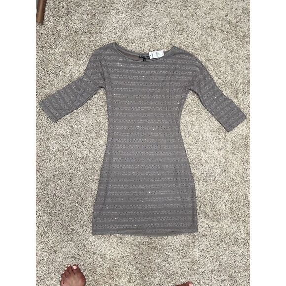 NWT Express Grey Sheath Dress 3/4 Sleeve round neck size XS - Picture 1 of 3
